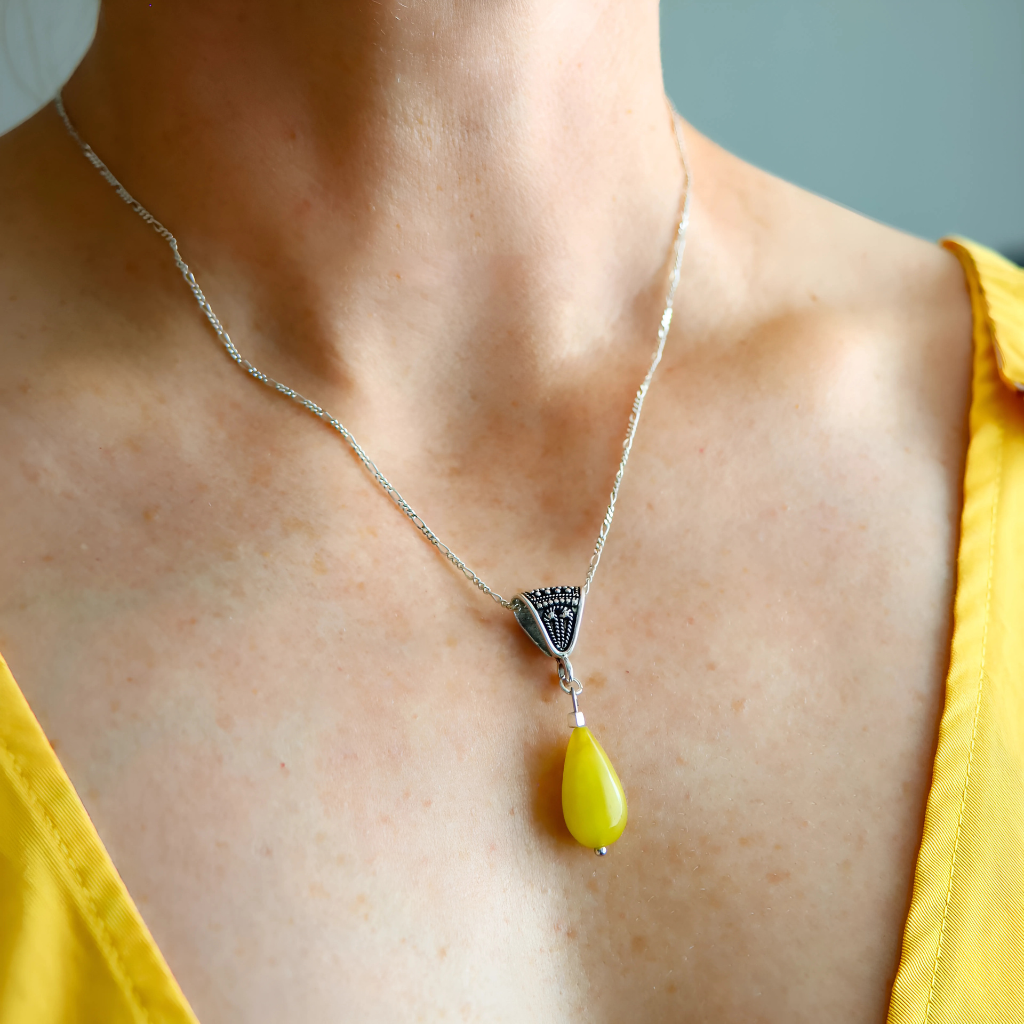 Lime Green Agate Bali Necklace with 925 Sterling Silver Chain - Jūratė Amber