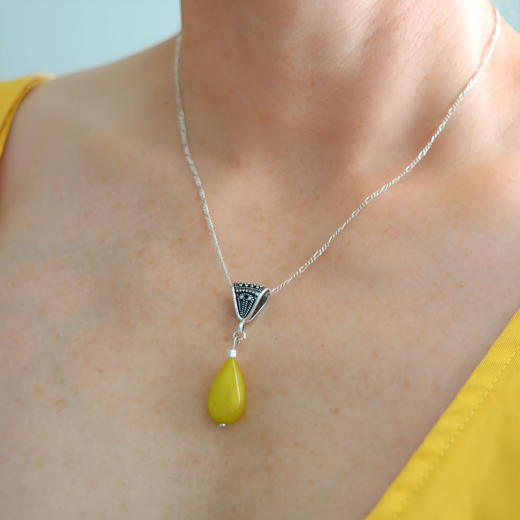 Lime Green Agate Bali Necklace with 925 Sterling Silver Chain - Jūratė Amber