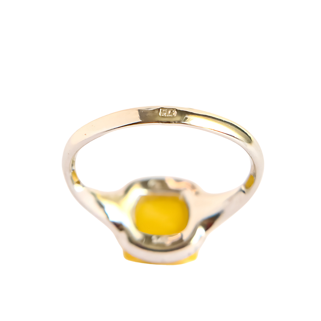 Lithuanian Baltic Butterscotch Amber ring in s925 sterling silver with square cut stone.