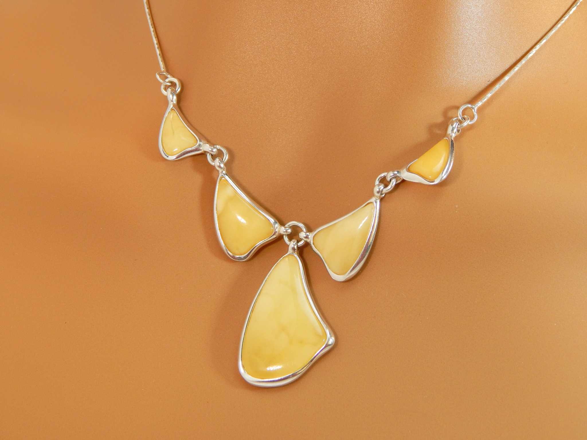 Genuine Baltic Butterscotch Amber Statement Necklace in 925 Sterling Silver