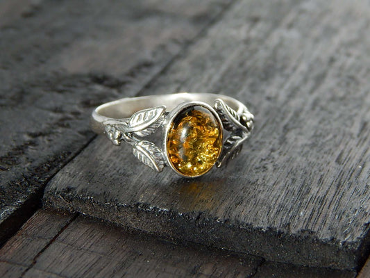 Natural Baltic Golden Green Amber Oval Cut Feather Ring