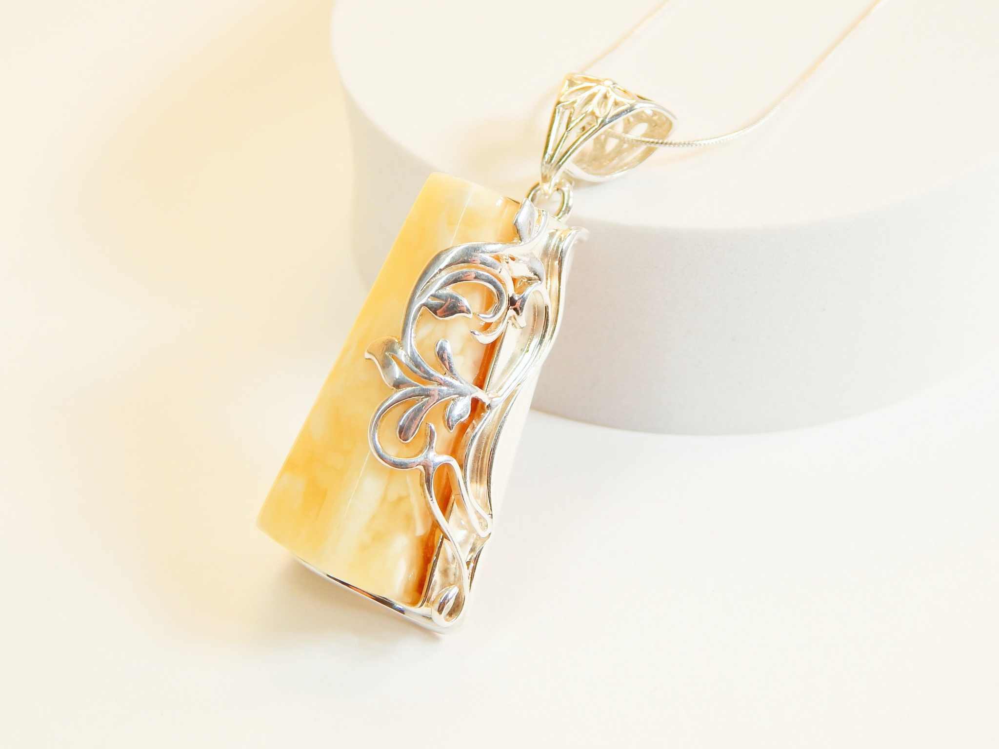 Natural Baltic White and Butterscotch Amber Floral Pendant Necklace