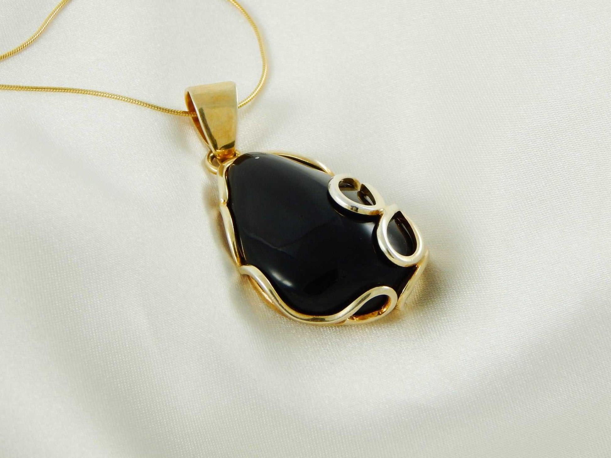 black cherry womens pendant