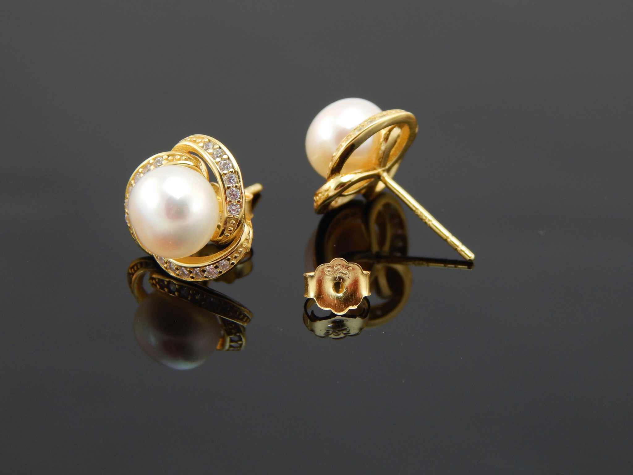 Genuine Fresh Water Pearl and Cubic Zirconia Stud Earrings in 925 Sterling Silver