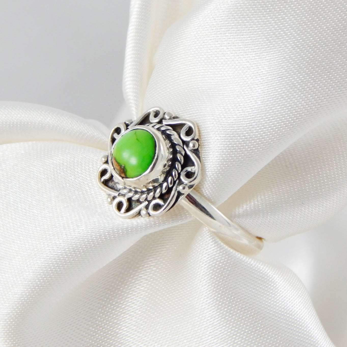 Arizona Lime Green Spiny Oyster Turquoise Ring