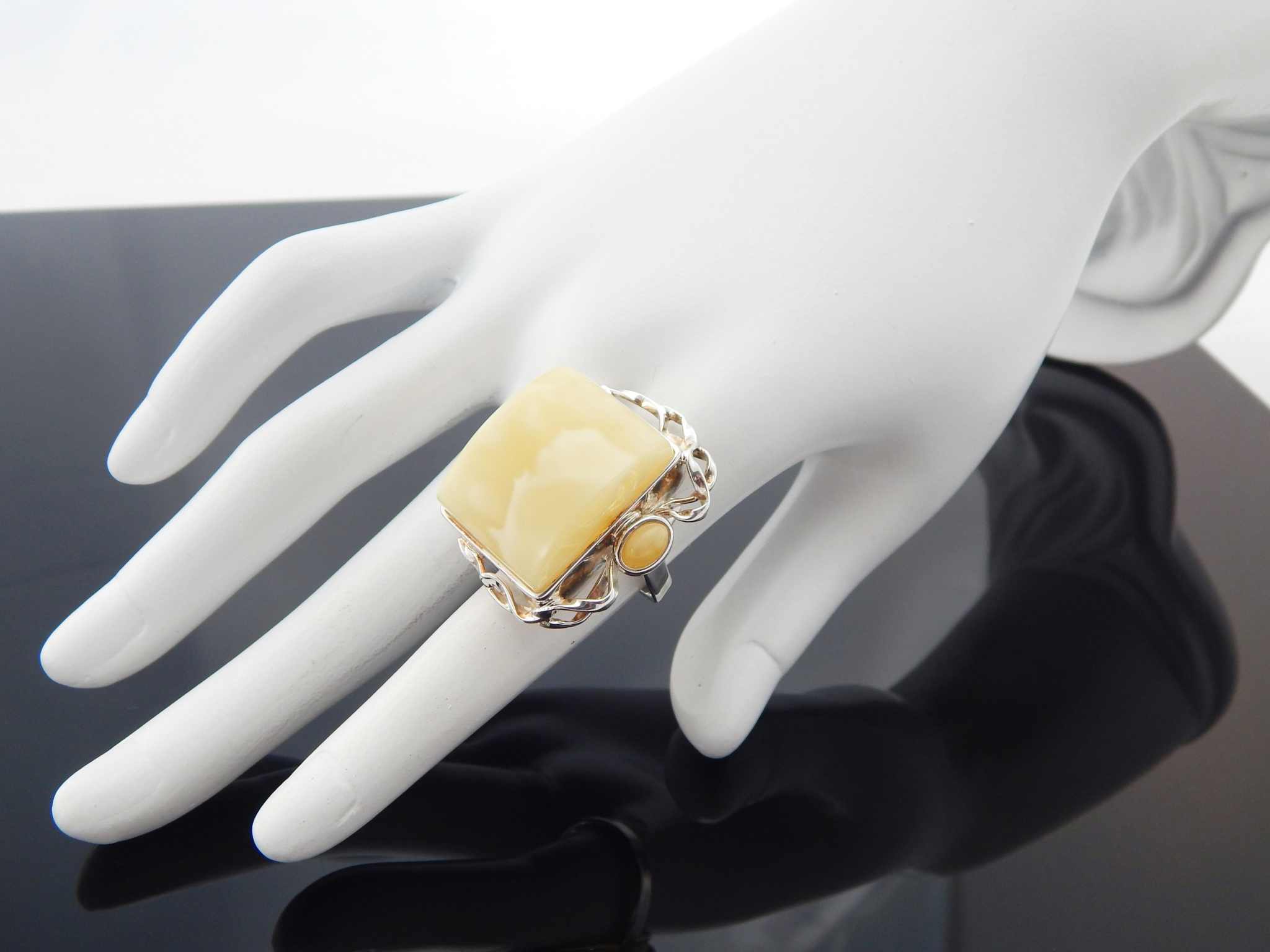 Natural Baltic Butterscotch Marbled Amber Avant Garde Ring in 925 Sterling Silver