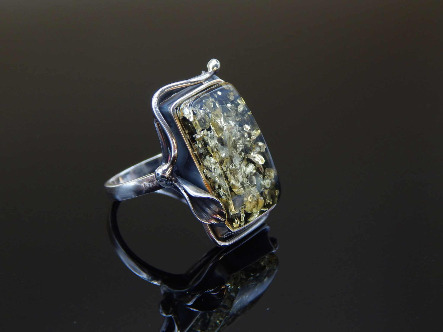 Handmade Natural Baltic Green Amber Lilly Ring in 925 Sterling Silver