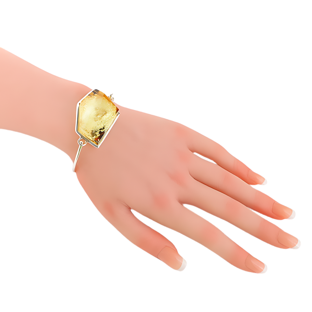 Handmade green amber bracelet by Mariusz Gliwinski in sterling silver.