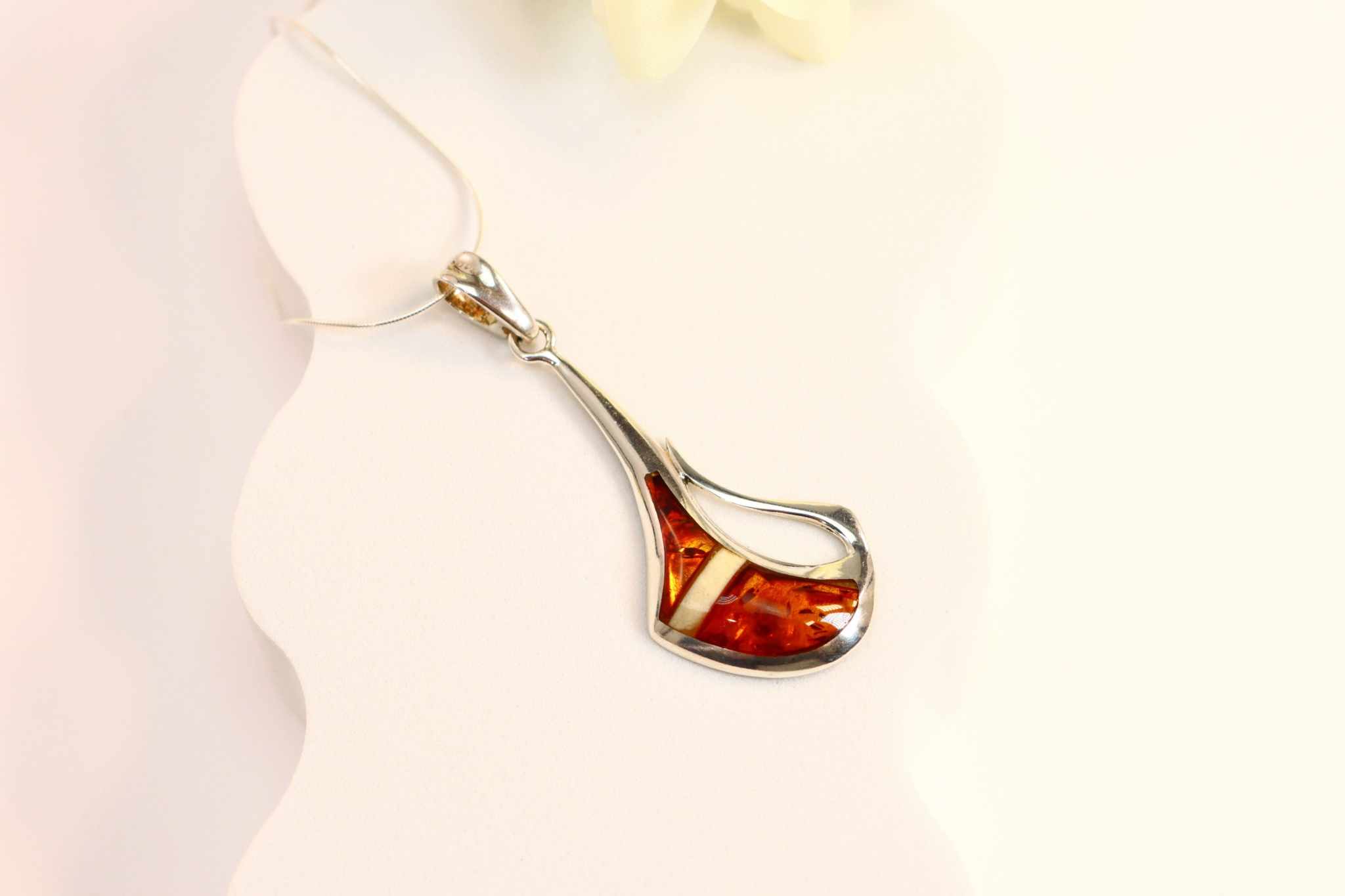 Natural Baltic Amber Nordic Pendant Necklace in 925 Sterling Silver