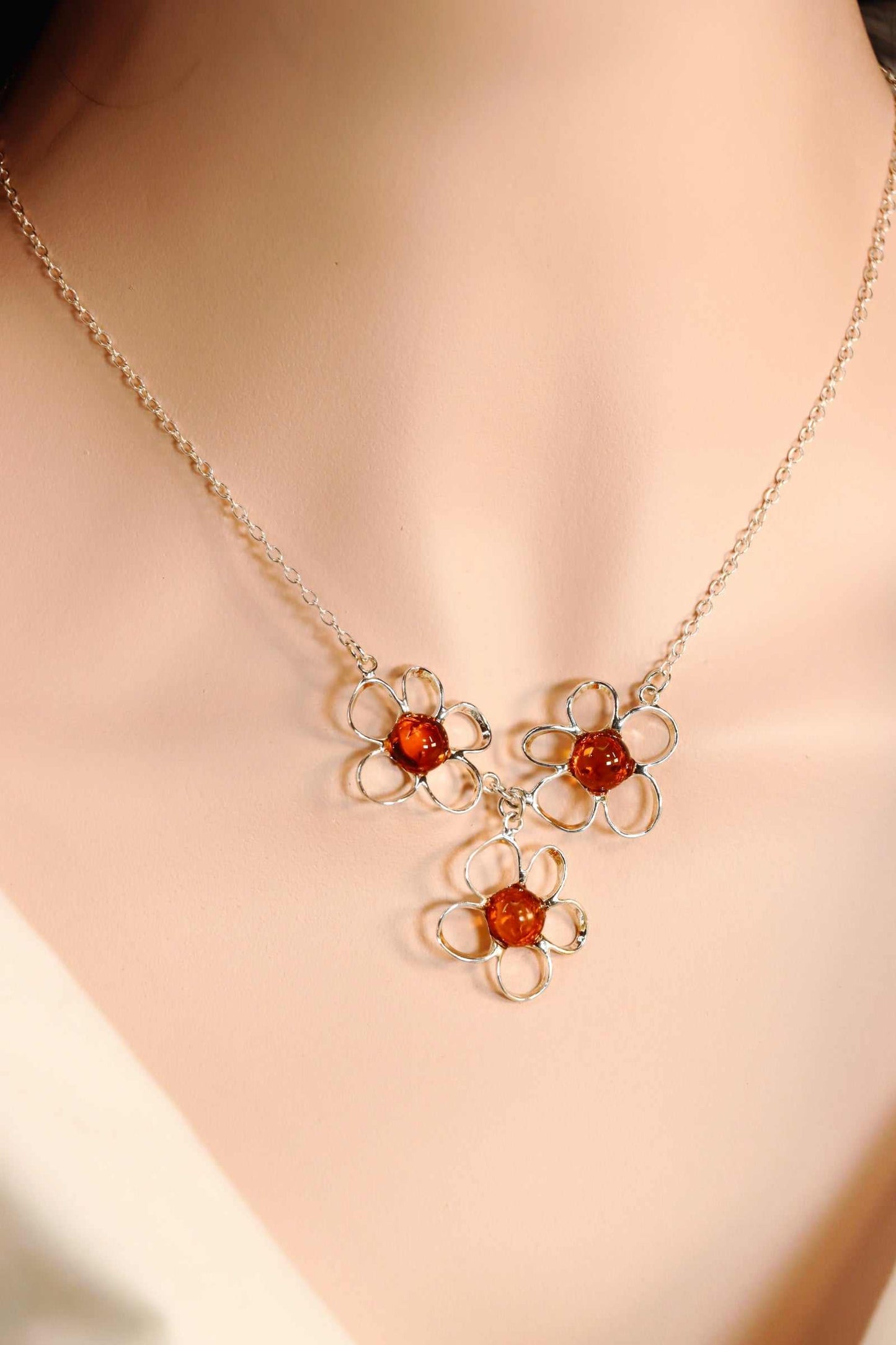 daisy necklace