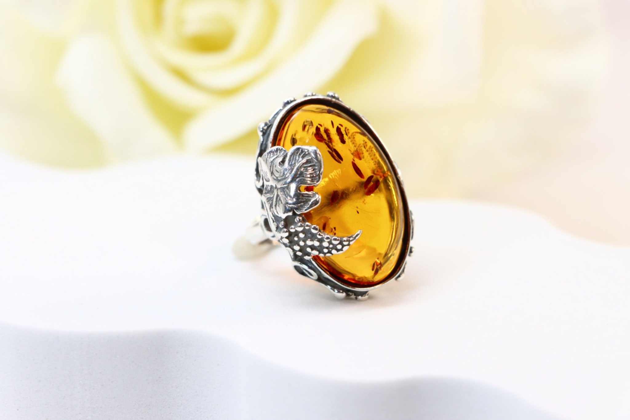 Natural Baltic Cognac Amber Grape Leaf Statement Ring in 925 Sterling Silver