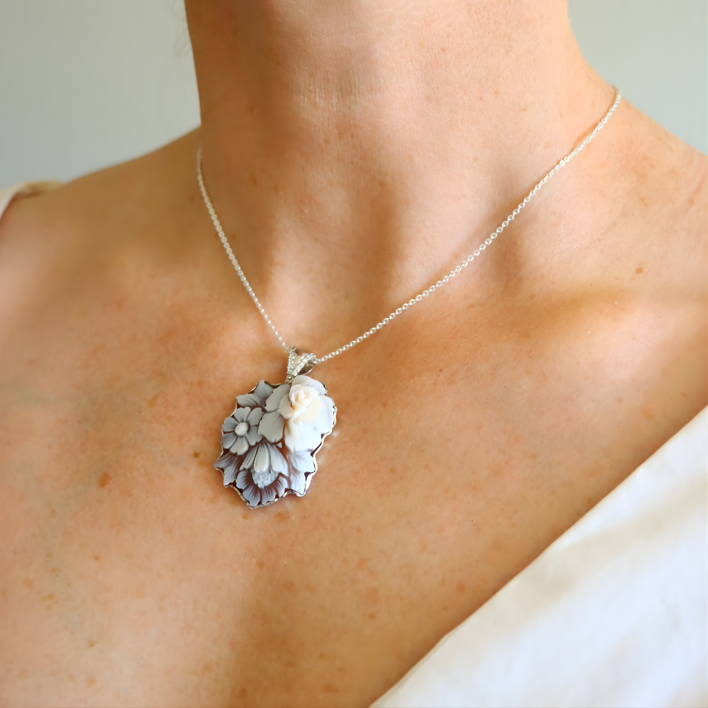 Italian Cameo Shell Pendant in Sterling Silver - Jūratė Amber