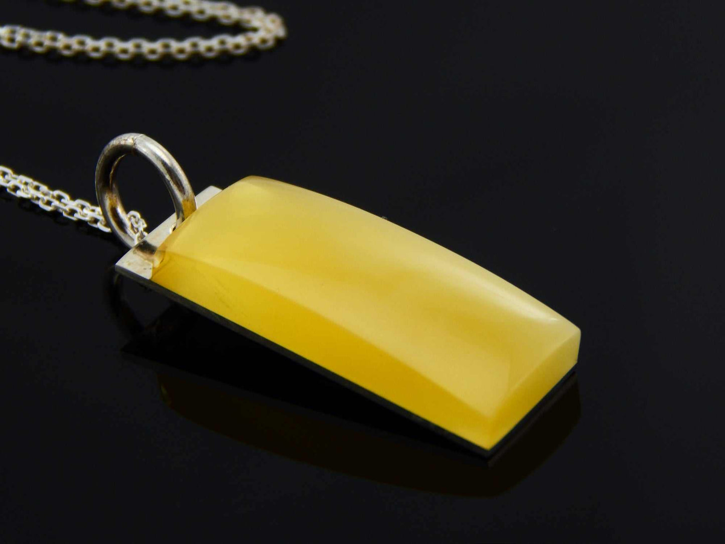 Aleksander Gliwinski Lemon Amber Modern Necklace in 925 Sterling Silver