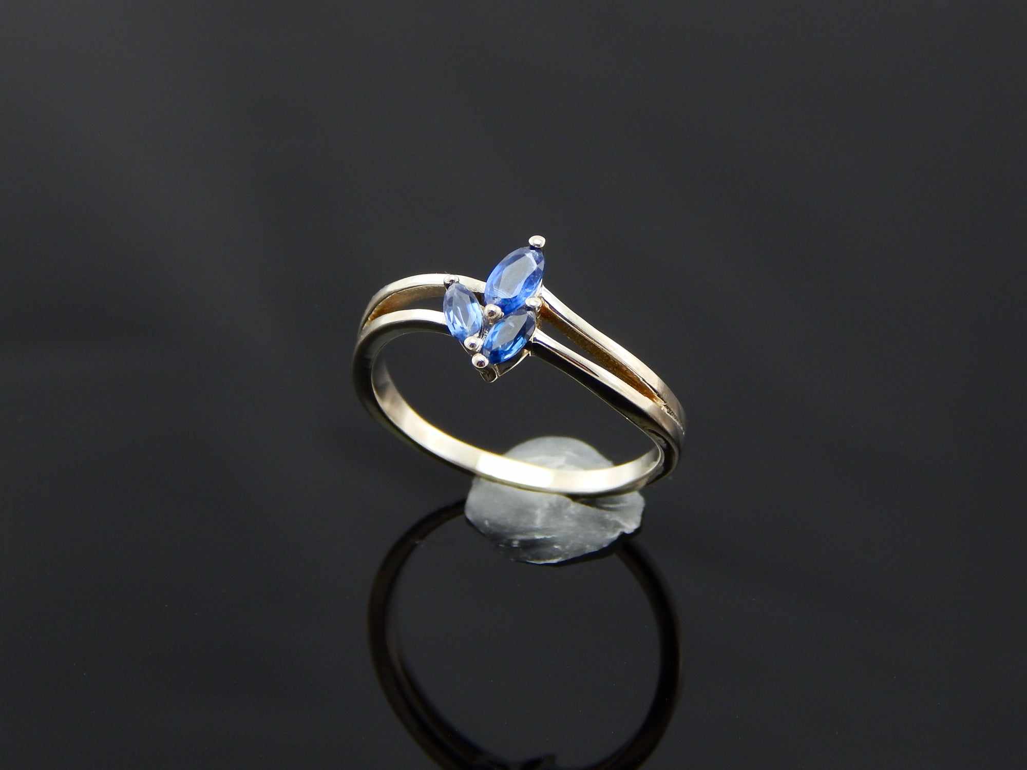 Genuine Kyanite Flower Ring in 925 Sterling Silver