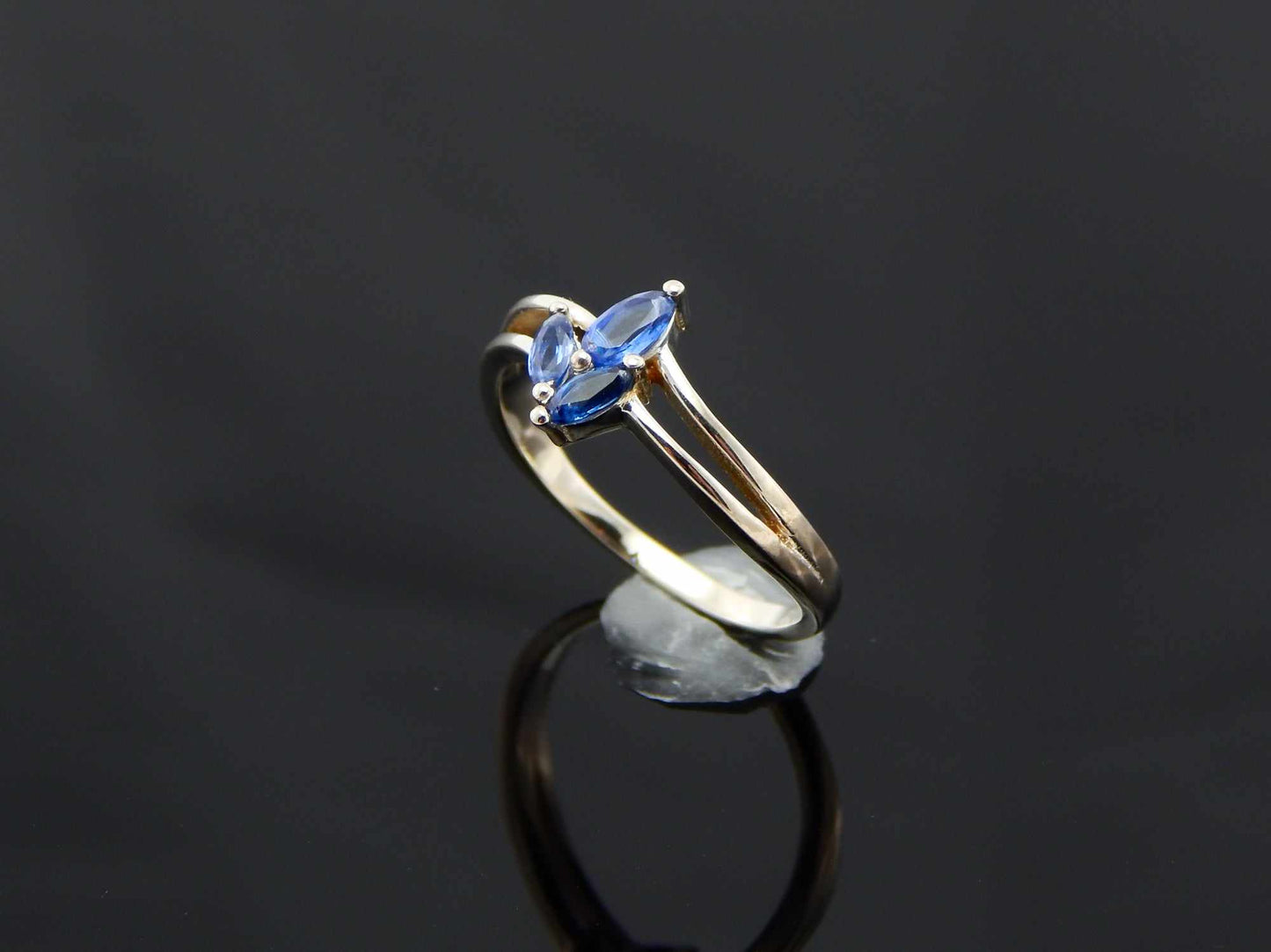 Genuine Kyanite Flower Ring in 925 Sterling Silver